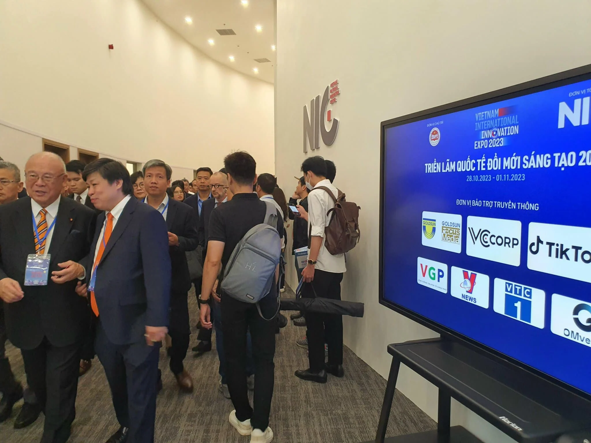 395397744_725192636298105_1148364521958836875_n